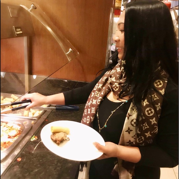 Meet your Posher, Srey lola - Picture 9 of 11